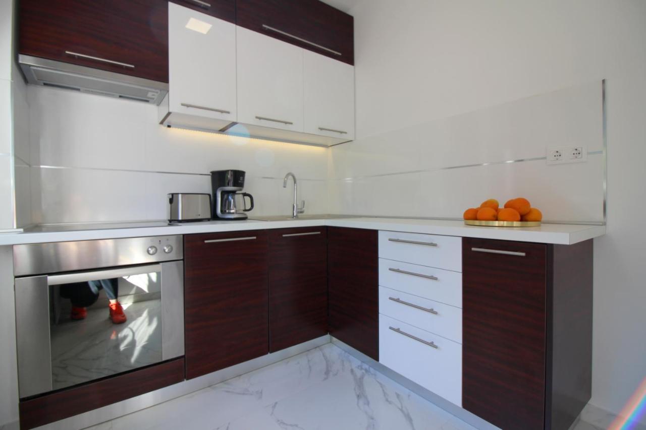 Modern Apartment Sabina With Nice Garden Poreč Exteriér fotografie